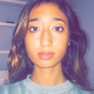 Meet your Posher, Iniko